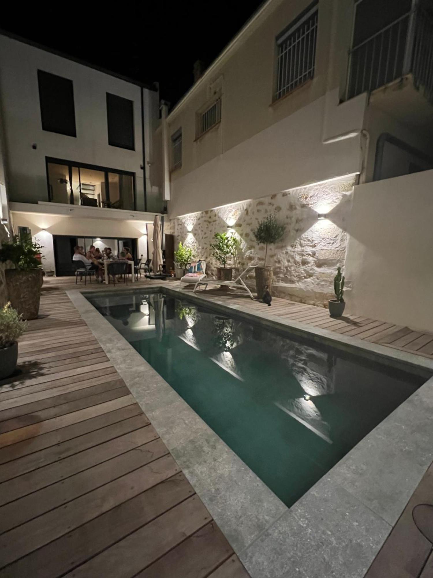 Dans Maison De Avec Piscine Et Garage En Centre Pensión *